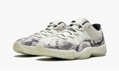 NIKE AIR JORDAN 11 RETRO LOW Snakeskin Light Bone