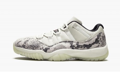 NIKE AIR JORDAN 11 RETRO LOW Snakeskin Light Bone