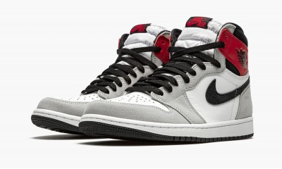 JORDAN AIR JORDAN 1 RETRO HIGH OG Light Smoke Grey