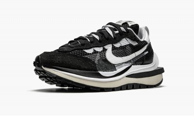 NIKE VAPORWAFFLE Sacai - Black White