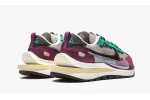 NIKE  VAPORWAFFLE Sacai - Villain Red / Neptune Green