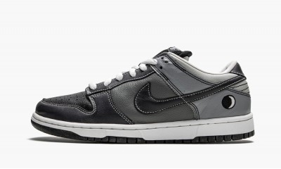 NIKE SB DUNK LOW Lunar Eclipse East
