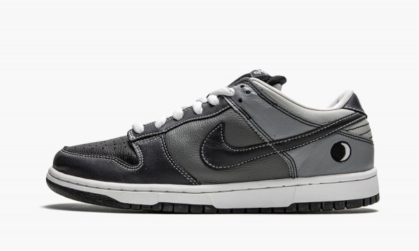 NIKE SB DUNK LOW Lunar Eclipse East