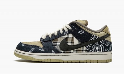 NIKE SB DUNK LOW Travis Scott