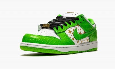 NIKE SB DUNK LOW Supreme - Stars - Mean Green