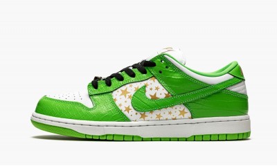 NIKE SB DUNK LOW Supreme - Stars - Mean Green