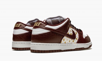 NIKE SB DUNK LOW Supreme - Stars - Barkroot Brown