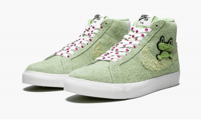 NIKE SB ZOOM BLAZER MID QS Frog Skateboards