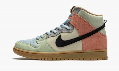 NIKE SB DUNK HIGH Spectrum