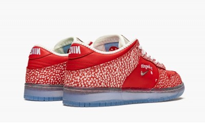 NIKE SB DUNK LOW Stingwater - Magic Mushroom