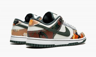 NIKE DUNK LOW SE MULTI-CAMO SNEAKERS