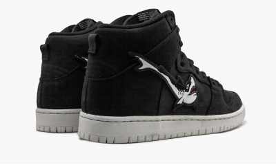 NIKE SB DUNK HIGH Oski Shark