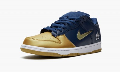 NIKE SB DUNK LOW Supreme - Jewel Swoosh Gold/Navy