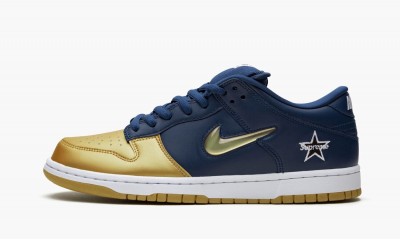 NIKE SB DUNK LOW Supreme - Jewel Swoosh Gold/Navy
