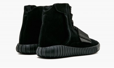 ADIDAS YEEZY
YEEZY 750 BOOST TRIPLE BLACK SNEAKERS
