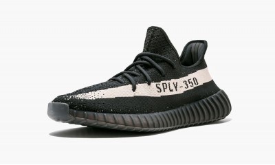 ADIDAS YEEZY
YEEZY BOOST 350 V2 Oreo