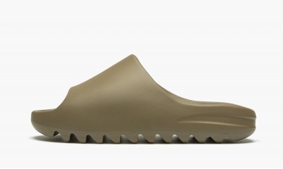 ADIDAS YEEZY
YEEZY SLIDE
Earth Brown