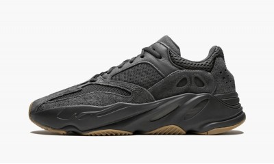 ADIDAS YEEZY
YEEZY BOOST 700
Utility Black