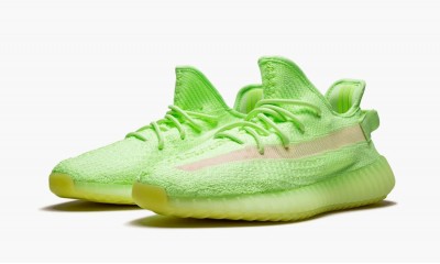 ADIDAS YEEZY
YEEZY BOOST 350 V2
Glow in the Dark