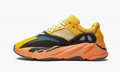 ADIDAS YEEZY
YEEZY BOOST 700
Sun
