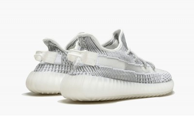 ADIDAS YEEZY
YEEZY BOOST 350 V2
Static