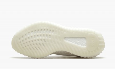 ADIDAS YEEZY
YEEZY BOOST 350 V2
Triple White