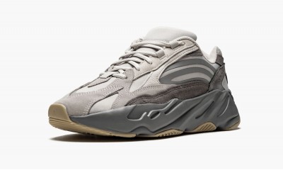 ADIDAS YEEZY
YEEZY BOOST 700 V2
Tephra