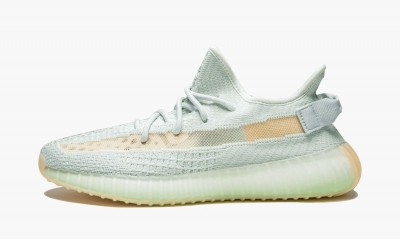 ADIDAS YEEZY
YEEZY BOOST 350 V2
Hyper Space