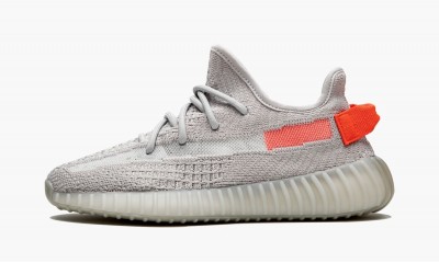 ADIDAS YEEZY
YEEZY BOOST 350 V2
Tail Light