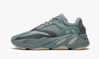 ADIDAS YEEZY
YEEZY BOOST 700
Teal Blue