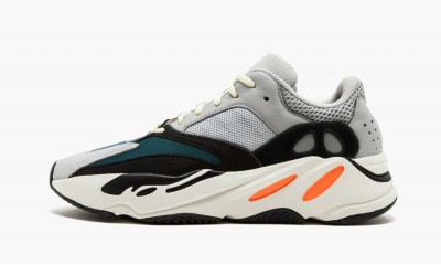 ADIDAS YEEZY 
YEEZY BOOST 700
Wave Runner