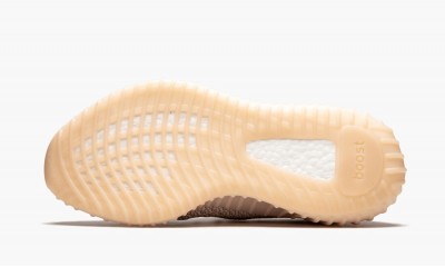 ADIDAS YEEZY
YEEZY BOOST 350 V2
Synth