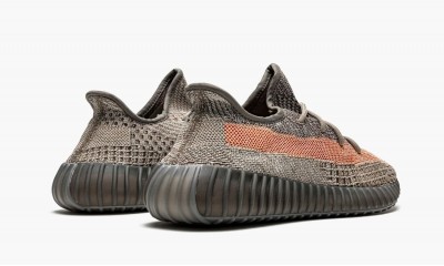 ADIDAS YEEZY
YEEZY BOOST 350 V2
Ash Stone