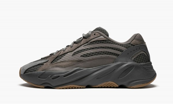 ADIDAS YEEZY
YEEZY BOOST 700 V2
Geode