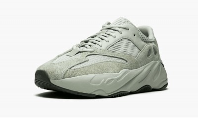 ADIDAS YEEZY
YEEZY BOOST 700
Salt