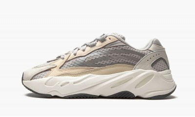 ADIDAS YEEZY
YEEZY BOOST 700 V2
Cream
