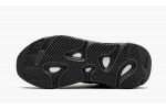 ADIDAS YEEZY
YEEZY BOOST 700 MNVN
Triple Black