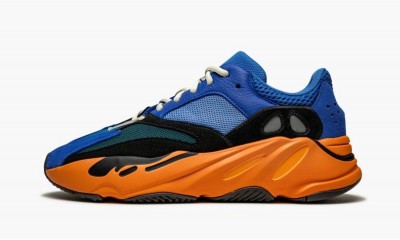 ADIDAS YEEZY
YEEZY BOOST 700
Bright Blue