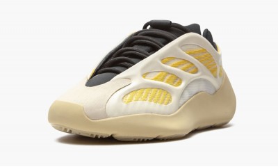 ADIDAS YEEZY
YEEZY 700 V3
Safflower
