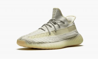 ADIDAS YEEZY
YEEZY BOOST 350 V2
Lundmark