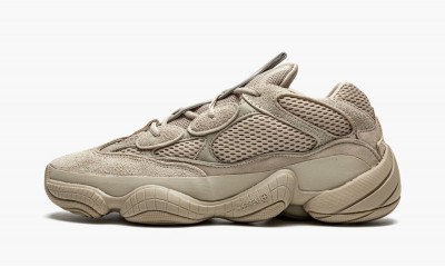 ADIDAS YEEZY
YEEZY 500
Taupe Light