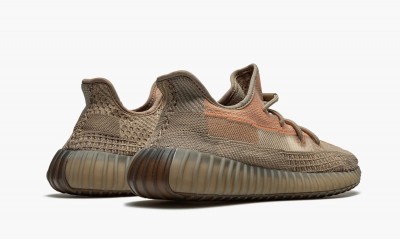 ADIDAS YEEZY
YEEZY BOOST 350 V2
Sand Taupe