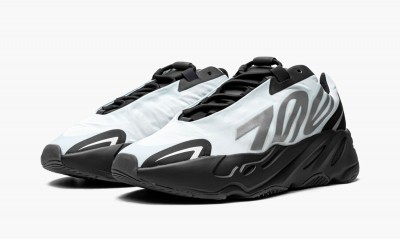 ADIDAS YEEZY
YEEZY BOOST 700 BLUE TINT SNEAKERS