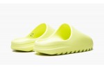 ADIDAS YEEZY
YEEZY SLIDE
Glow