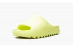 ADIDAS YEEZY
YEEZY SLIDE
Glow
