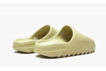 ADIDAS YEEZY
YEEZY SLIDE
Resin 2021