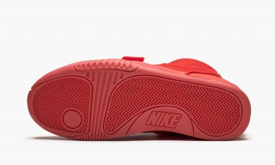 NIKE
AIR YEEZY 2 SP
Red October