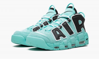 NIKE
AIR MORE UPTEMPO 96 QS
Light Aqua