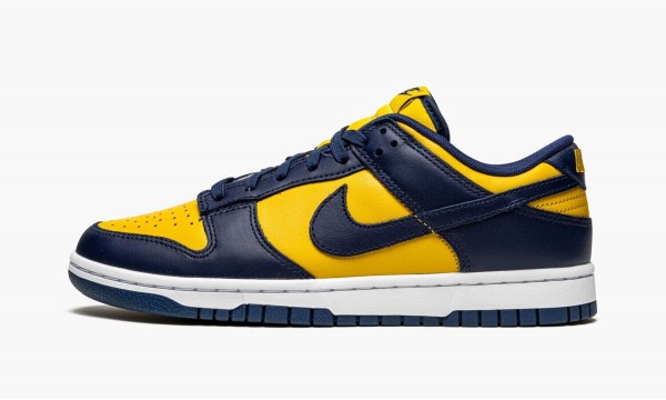 NIKE
DUNK LOW
Michigan