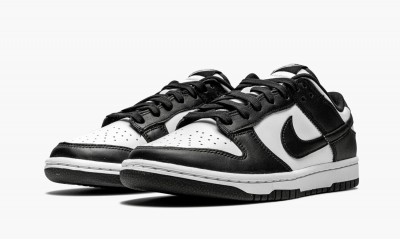 NIKE
DUNK LOW RETRO
Black / White